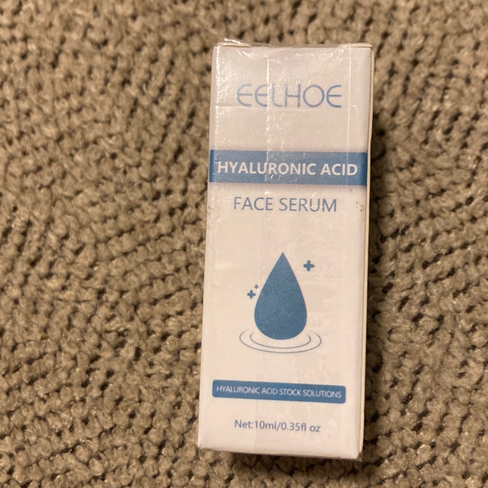Hyaluronic Acid Face Serum - Blue and White